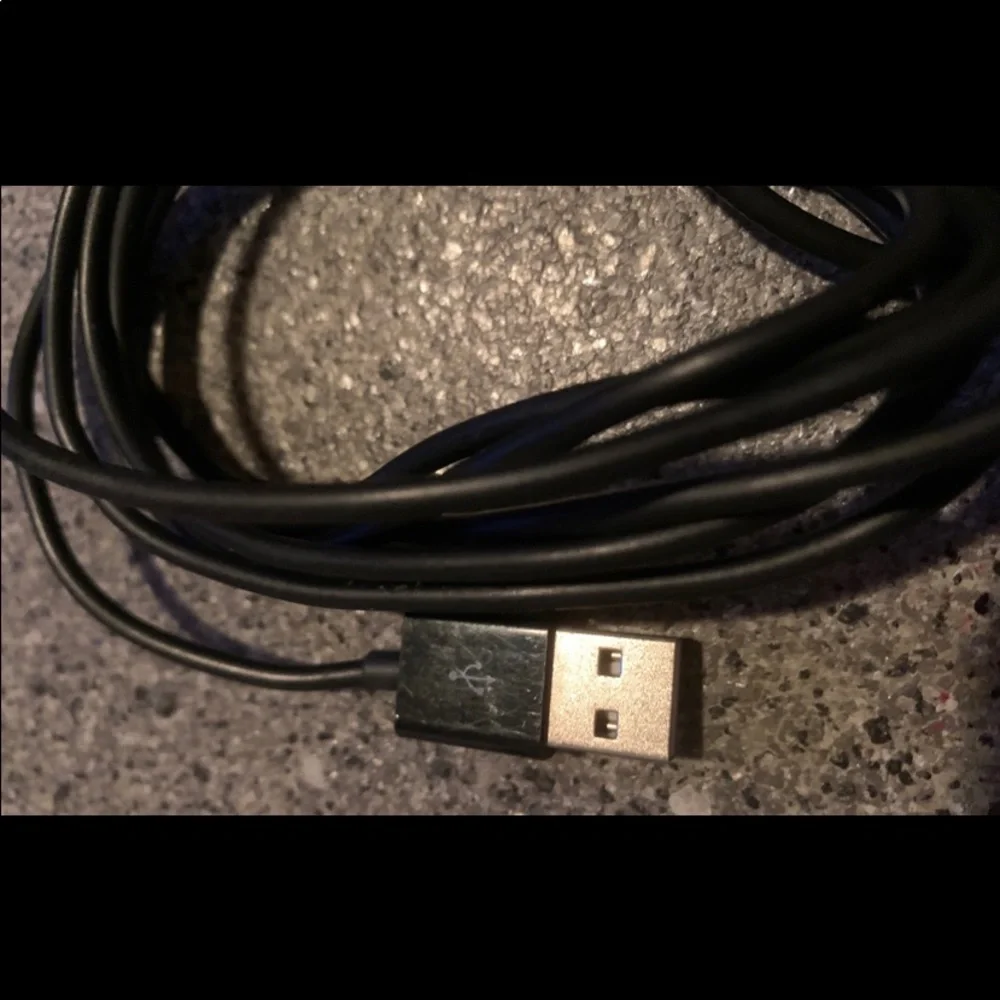 Black Sync & Charging Cable for iPhone. 30 Pin to USB Cable